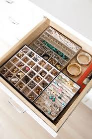 Rangement Bijoux 50 Idees Pour Ranger Vos Bijoux Closet Remodel Girls Dressing Room Jewellery Storage