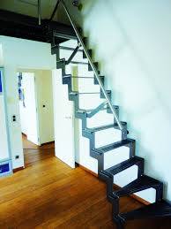 Une Magnifique Echelle De Meunier Contemporaine Ici Avec Des Marches En Acier