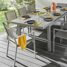 Une Table Aussi Moderne Que Pratique Extensible Elle Permet D Accueillir Toujours Plus De Monde Pour Profiter De Moments En F En 2020 Castorama Table De Jardin Table