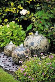 Fontaine De Jardin Boule Http Www M Habitat Fr Amenagement De Jardin Amenagement Paysager Notre Selection Des P Fontaine De Jardin Amenagement Jardin Jardins