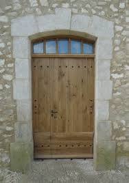 Vente De Portes Anciennes Et Contemporaines Portes Anciennes Porte Entree Bois Maisons Campagnardes