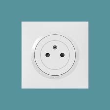 Prise De Courant 2p T Surface Dooxie 16a Livree Avec Plaque Carree Blanche Prise De Courant Interrupteur Legrand Branchement Electrique