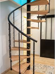 Escalier Colimacon Rond Revers Acier Noir Ring Tube 12 Mar Orme Clair 138 Cm En 2020 Escalier En Colimacon Escalier Escalier Colimacon Bois