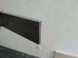 Carrelage Des Plinthes Economiques Sur Mesure Pour Une Finition Parfaite Carrelage Plinthe Carrelage Plinthes