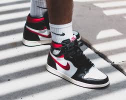 Air Jordan 1 Mid Bg Gym Red White Black Nike Jordan Air 1 Retro High Og In Schwarz 555088 061 Everysize Sneakers Men Fashion Air Jordans Mens Vans Shoes