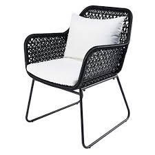 Fauteuil De Jardin En Resine Tressee Noire Et Coussins Blancs Cuzco Maisons Du Monde Coussin Blanc Fauteuil Jardin Idee Deco Terrasse