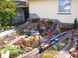 Bilder Gartenbahn Garten Und Mehr Garden Railroad Garden Trains Garden Railway