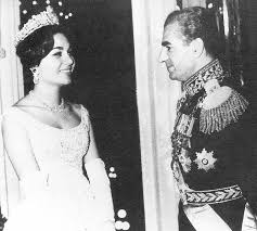 Farah Diba War Die Erste Iranische Braut Sie Kannte Die Mentalitat Und Die Landessprache C Public Domain Braut Kronprinzessin Victoria Alte Fotos