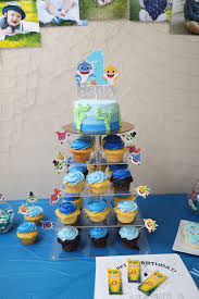 Baby Shark Cupcake Cake 1st Birthday Baby Shark Birthday Party Cupcakes Cake Smash Cake Ping Fong Boys 1st Birthday Cake Shark Birthday Cakes Smash Cake Boy