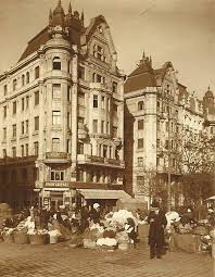 Fovam Kavehaz Budapest 1920 As Evek Budapest Budapest Hungary Vintage Architecture