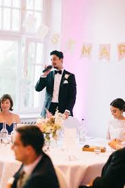 Wie Sie Eine Unterhaltsame Hochzeitsrede Halten Als Brautigam Brautvater Oder Trauzeuge Trauzeuge Hochzeit Rede Hochzeit Trauzeuge Rede Hochzeit