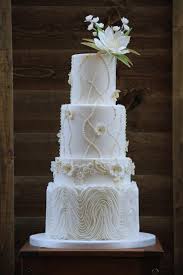 White Wedding Cake With Dama De Noche Sugar Flower Or Midnight Lady Flower From Philippines Sampaguita Beautiful Cake Designs Cake Beautiful Wedding Cakes