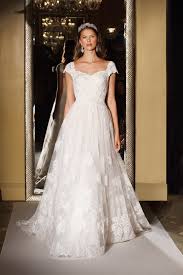 Oleg Cassini Wedding Dress From The Spring 2017 Collection A Delicate Embellished Top With Ca Oleg Cassini Wedding Dresses Short Wedding Dress Wedding Dresses