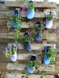 90 Deko Ideen Zum Selbermachen Fur Sommerliche Stimmung Im Garten Paletten Garten Gartendeko Selber Machen Diy Gartendekoration