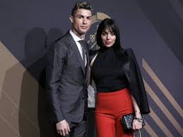 Ronaldo Freundin Georgina Rodriguez Von Baby Pfunden Keine Spur Trend Magazin Ronaldo Ronaldo Freundin Cristiano Ronaldo