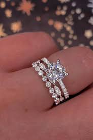Wow These Princess Cut Wedding Rings Are Gorgeous Pin 2048 Princesscutweddingrings Simple Engagement Rings Wedding Ring Sets Rings For Girls