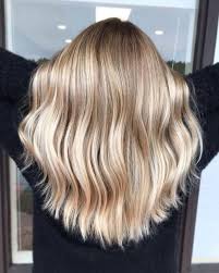 Uhr Schone Balayage Highlights Inspiration Fur Ihren Nachsten Salonbesuch Cool Style In 2020 Ombre Hair Blonde Blonde Hair Looks Honey Blonde Hair