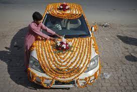 Pin By Akram Hassan On Wedding Cars Florist Wedding Car Decorations Wedding Car Indian Wedding Garland