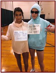 58 Hottest College Halloween Costumes To Inspire You Halloweencostumes Hallow Duo Halloween Costumes Two Person Halloween Costumes Clever Halloween Costumes
