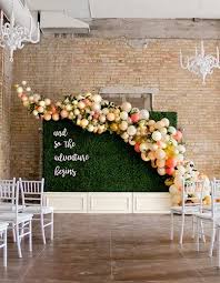 Balloon Installation On Boxwood Walls By Girl Friday Wedding Balloon Decorations Wedding Balloons Wedding Reception Decorations