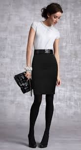 Black And White Dress With Black Tights Must Experiment With Black Tights This Winter Mode Decontractee Tenue Elegante Mode