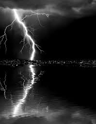 Black And White Lightning Cool Lightning In Black And White Thunderstorm And Lightning Pictures Of Lightning Lightning Photography