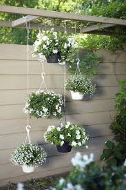 1001 Idees Pour Decorer Son Jardin Des Accessoires Jardin A Faire Soi Meme Idees Jardin Decoration Jardin Jardins Suspendus