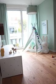 Kinderzimmer In Turkis Mit Tipi Miffy Und Poster Kinder Zimmer Wandfarbe Kinderzimmer Kinderzimmer