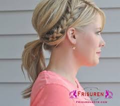 Oktoberfest Frisuren Mittellange Haare Dirndl Frisuren 2018 Trends Http Frisuren2019 Com Oktoberfe Frisuren Dirndl Frisuren Mittellange Haare Tracht Frisur