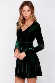 Cool 6 Fabulous Choices For Dark Green Christmas Dresses Dark Green Velvet Dress Green Velvet Dress Fashion Dress Party