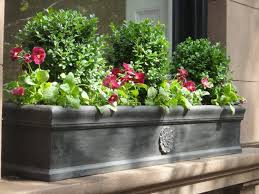 Blumen Arrangement Im Blumenkasten 50 Inspirierende Ideen Idee Deco Jardiniere Bac A Fleurs Pot De Fleur Exterieur