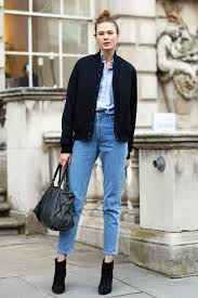 Black Ankle Boots With Blue Jeans 25 Ways To Make Mom Jeans Look Modern High Waisted Jeans Vintage Fashion Jeans Style