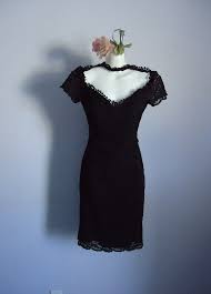 Just Like The Cocktail Dress Julia Roberts Wore In Pretty Woman Vintage 1990 Pretty Woman Bla Black Lace Cocktail Dress Cocktail Dress Lace Lace Dress Vintage