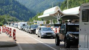 Verscharfte Kontrollen An Der Slowenisch Osterreichischen Grenze Sorgen Fur Chaos Aktuell Europa Dw 23 08 2020
