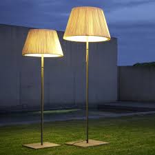 Txl 170 Stehleuchte Aussen Von Marset Aussenboden Aussenlampe Designer Stehleuchten