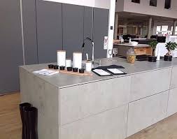 Modische Betton Optik Ausstellungskuche Von Schuller Schuller Next125 Ceramic Nx 500 U Nx 950 Kuche Beton Ausstellungskuchen Schuller Kuchen