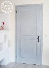 Fruhlingshafte Farben Furs Wohnzimmer Schabby Schick Alte Holzturen Holztur Streichen