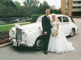 Wedding Cars For Hire From Jd Classic Cars Co Are Beautiful Wedding Cars Driven By Experienced Chauffeurs Who Vintage Car Wedding Wedding Car Wedding Classic