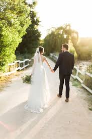 Bespoke Robyn Roberts Wedding Dress For A Rustic Wedding At Old Mac Daddy South Africa With Bride In Olive Branch Headdress And Images By The Barefoot Brunettes Brunette Bride Wedding Wedding