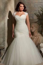 Plus Size Wedding Dresses A Simple Guide Modwedding Plus Size Wedding Gowns Tulle Wedding Dress Wedding Dresses