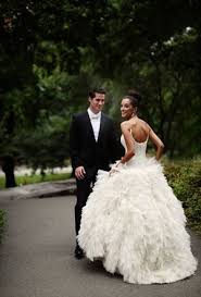 55 Eye Catching Feather Wedding Ideas For 2016 Elegantweddinginvites Com Blog Wedding Dress With Feathers Wedding Dresses Feather Wedding