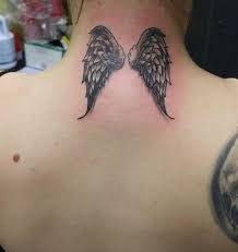 50 Wunderschone Engel Flugel Tattoos Designs Ideen 2018 Neu Tatto Designs 2018 Tatowierungen Engelsflugel Tattoos Pfotenabdruck Tattoo