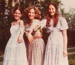 1970s Style The Style I Wore To 8th Grade Dance And Wrist Corsage Prom Dresses Vintage Vintage Prom Prom Dress Styles