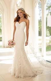 Fit And Flare Strapless Wedding Dress Fit And Flare Wedding Dress Wedding Dresses Satin Fitted Wedding Dress