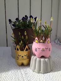 Basteln Mit Pet Flaschen Katzen Blumenbehaelter Perlhyazinthen Pet Flaschen Basteln Pet Flaschen Basteln Kinder Diy Stoffblumen