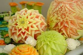 Obst Und Gemuse Schnitzen 93 Ideen Und Anleitungen Fur Anfanger Obst Und Gemuse Obst Schnitzarbeiten Und Gemuseschnitzen