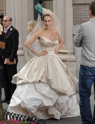 30 Novias Memorables Wedding Dresses Wedding Dress Inspiration Carrie Bradshaw Outfits
