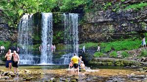 Wales Entdecken Brecon Beacons Places To Visit Uk Waterfall