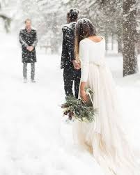 Unique Winter Wedding Ideas That Will Dazzle Your Guests Byw Winter Weddings Photography Winter Wedding Dress Winter Wedding Inspiration