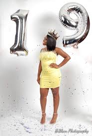 19th Birthday Photoshoot Ideas With Friends Taje 19th Birthday Photoshoot Birthday Photoshoot Girl Photo Shoots Birthday Girl Pictures